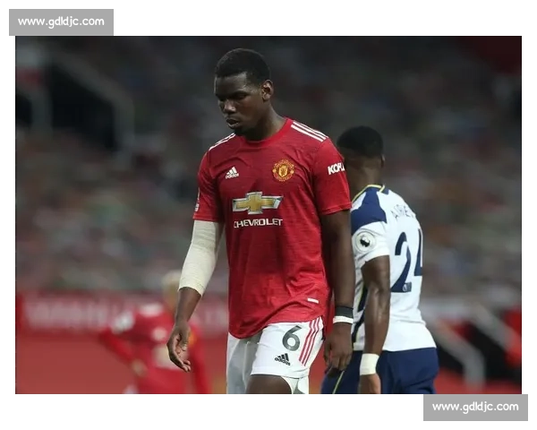 博格巴探访博卡更衣室：红魔旧将温情重聚